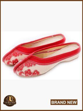 Chinese Style Embroidered Canvas Slippers with Floral Pattern - Non-Slip Rubber